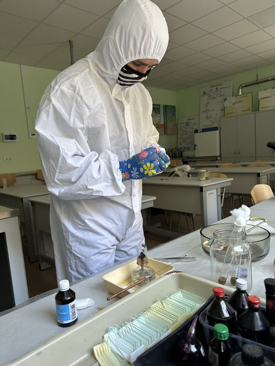 photo 5399920798120146612 y