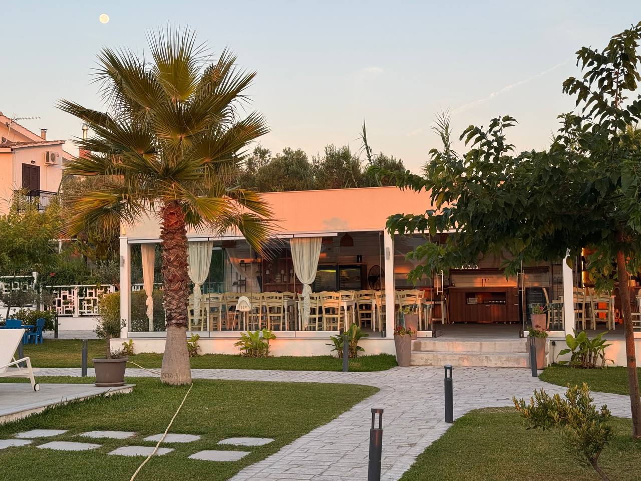 photo 2025 10 15 22 07 53