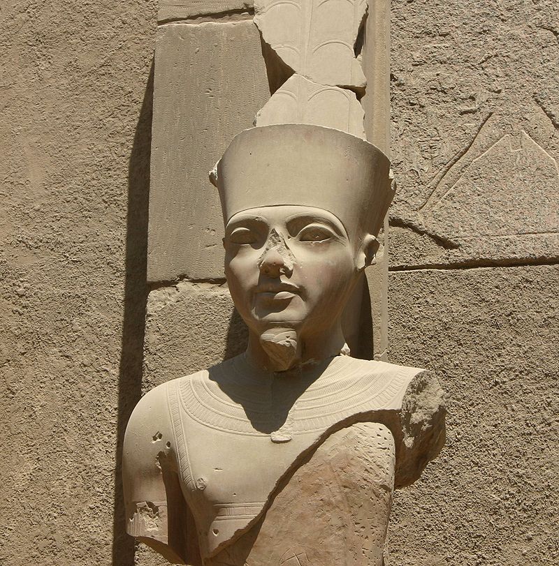 800px Tut at Karnak